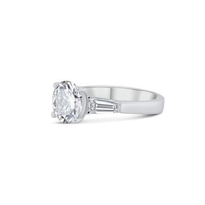 18ct White Gold Brilliant Round Solitaire & Shoulder Tapers, 2.50ct