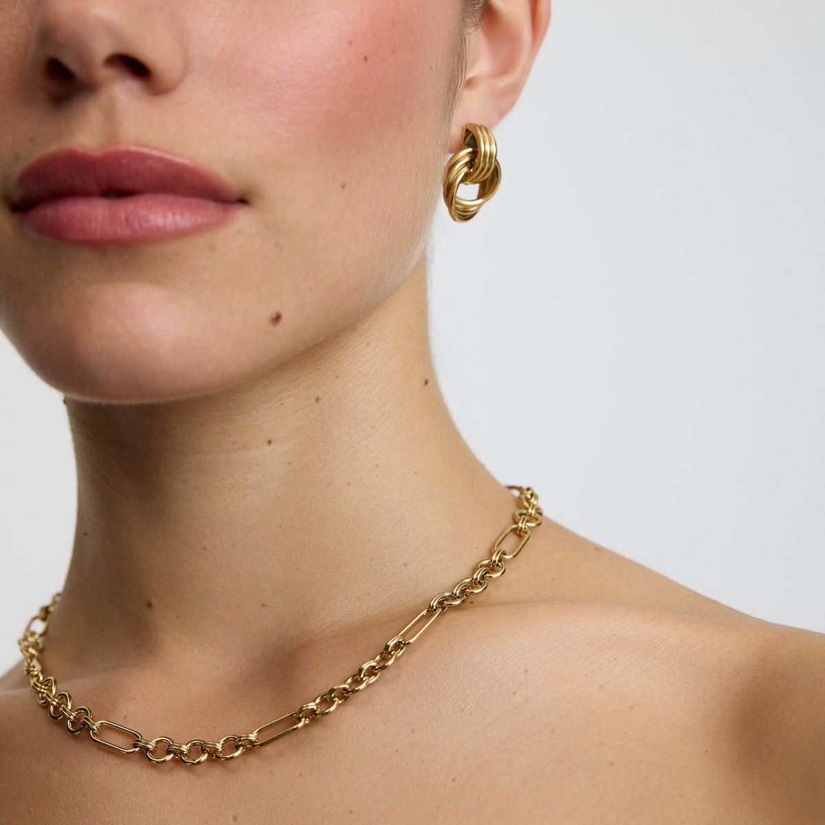 D.LOUISE Yellow Gold Plate Eternal Link Chain Necklace