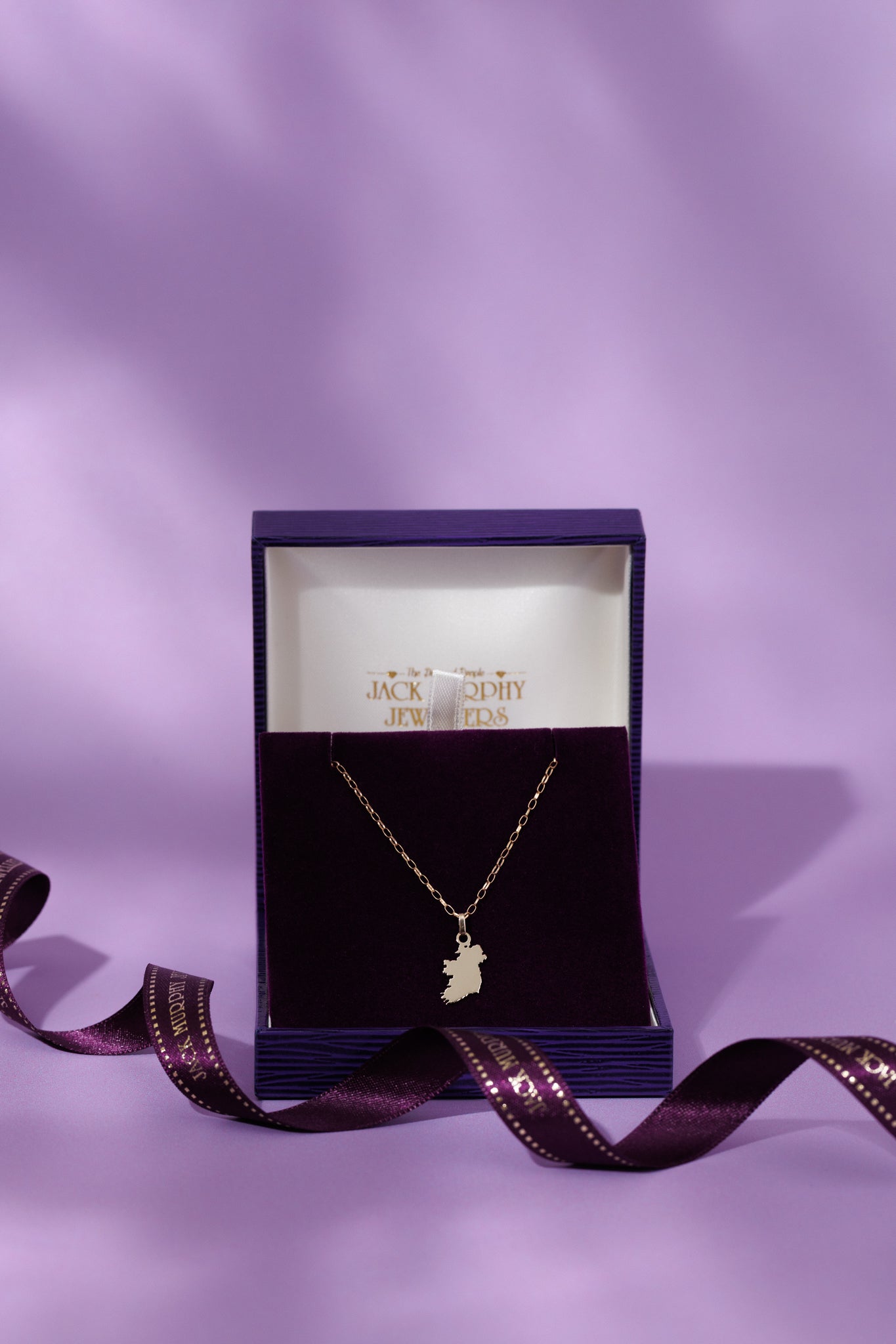 9ct Yellow Gold Ireland Pendant Necklace