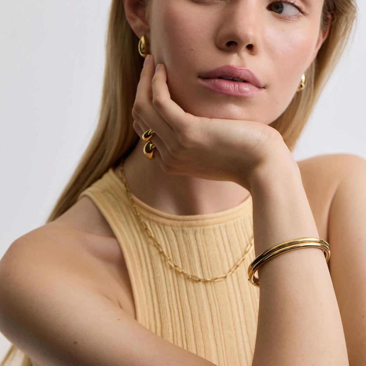 D.LOUISE Yellow Gold Plate Classic Oval Bangle