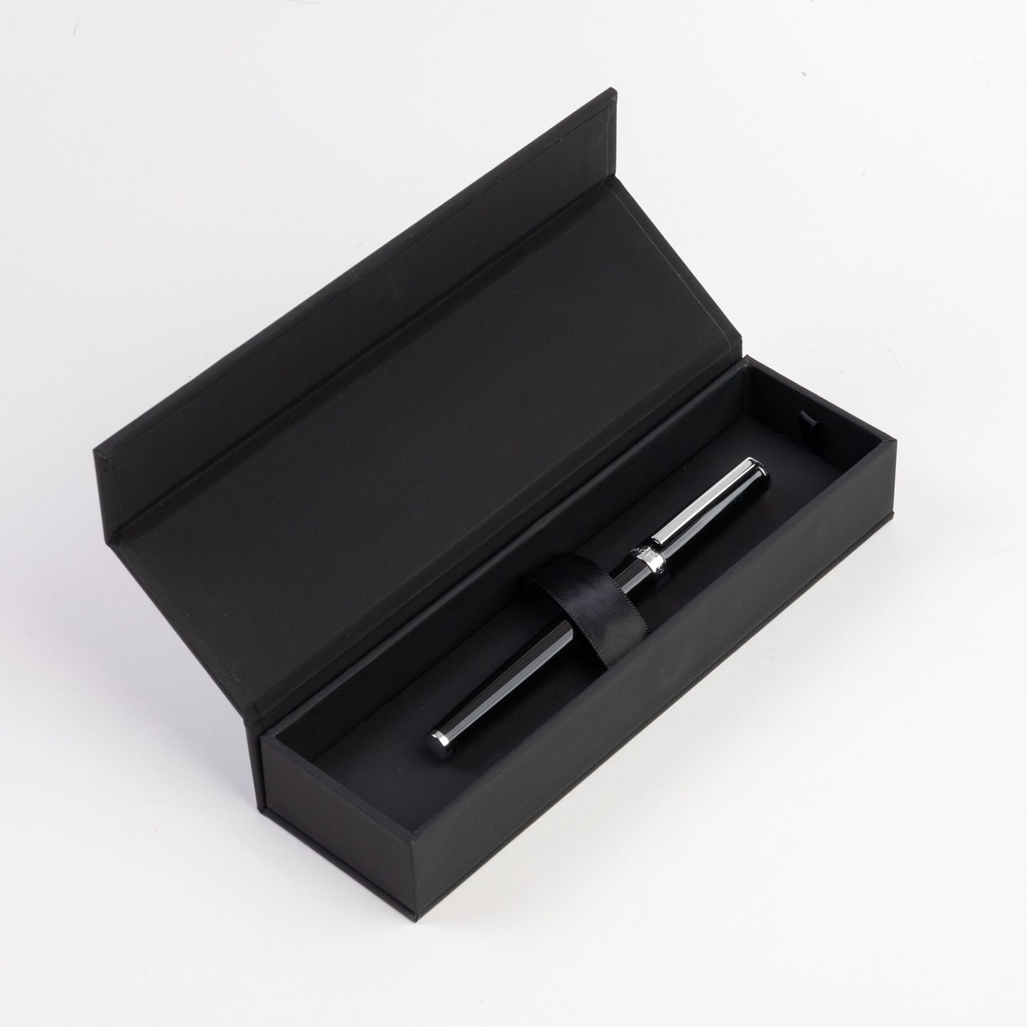Hugo Boss Black Classic Polished Fountain Pen